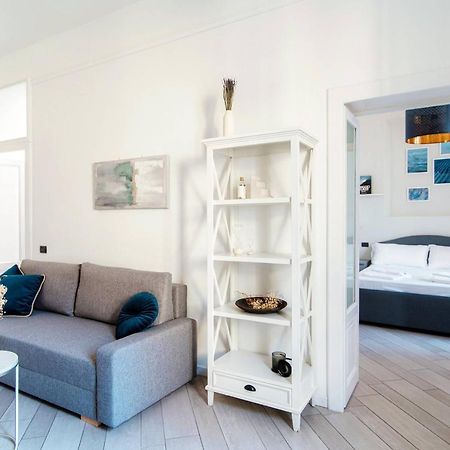 Shades Of Lake - Blue Apartment Комо Екстериор снимка