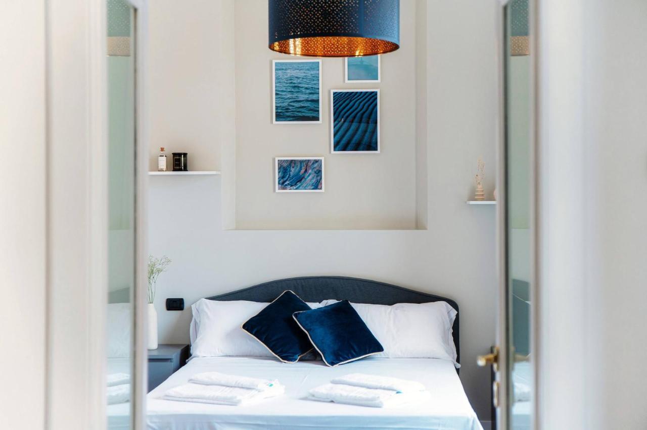 Shades Of Lake - Blue Apartment Комо Екстериор снимка